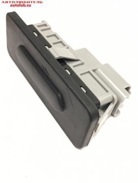 Кнопка открывания багажника 2181 X-RAY/2180 Веста/2190 Гранта FL (906069264R) наружняя