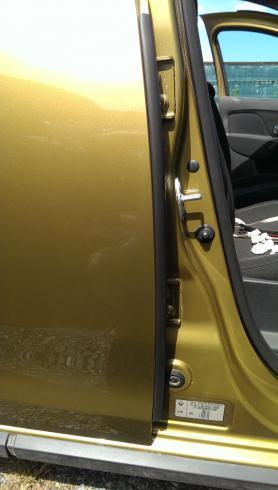 Уплотнитель Вторичный, Вертикальный, дополнительный между Передней и Задней дверьми на скотче (РКИ-54) 21999 Ларгус.